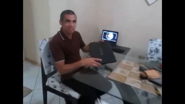 Computador é uma Bosta - Valter e Vagner com Notebook Rindo Dimais смотреть онлайн