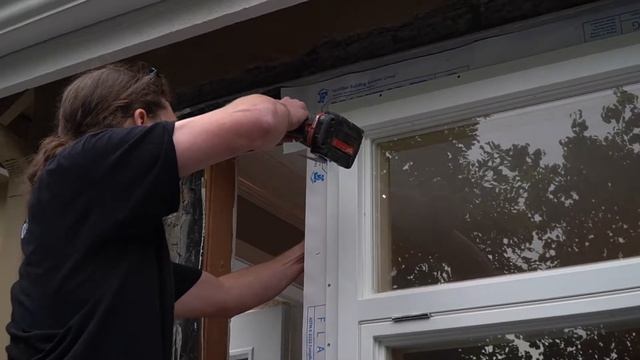 FLIP OUT WINDOWS (GAS STRUT SERVERY WINDOW) смотреть онлайн