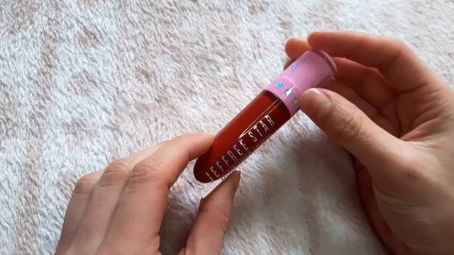 Red Lipstick Swatches | MAC Chili, Russian Red, Ruby Woo | Jeffree Star Wifey and more смотреть онлайн