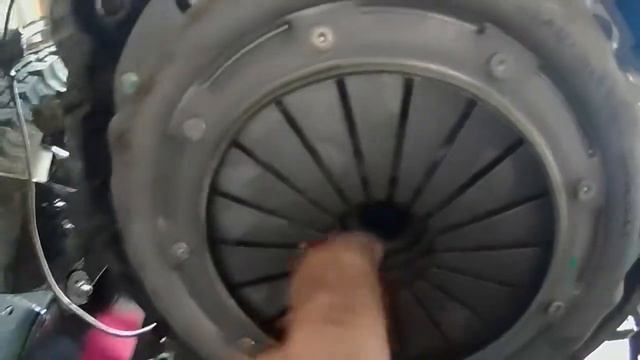 Grump's Barn 22 Part 2 - Spigot Bush, Clutch and Gearbox Fitting смотреть онлайн