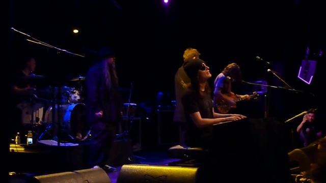 Brad"Stone Gossard"live at Metropool, Hengelo"upon my....." 16-02-2013 смотреть онлайн