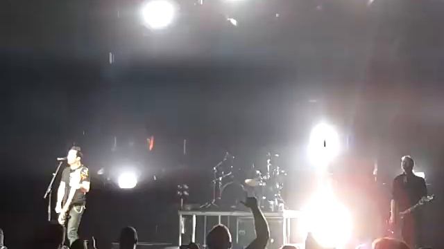 Skillet Intro and Comatose Live In Charleston смотреть онлайн