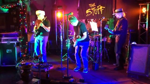 Dr Rock & The Stuff doing Peter Greens Fleetwood Mac tune Rattlesnake Shake смотреть онлайн