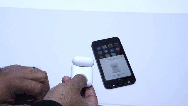 AirPods: Apple's first truly wireless earbuds смотреть онлайн