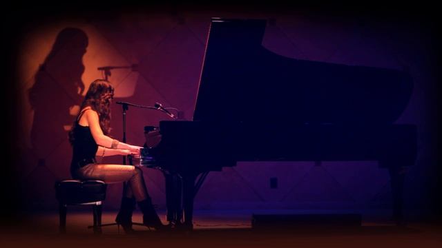 Scarlett Rabe - Ivories In Red (Live At Katzin) смотреть онлайн