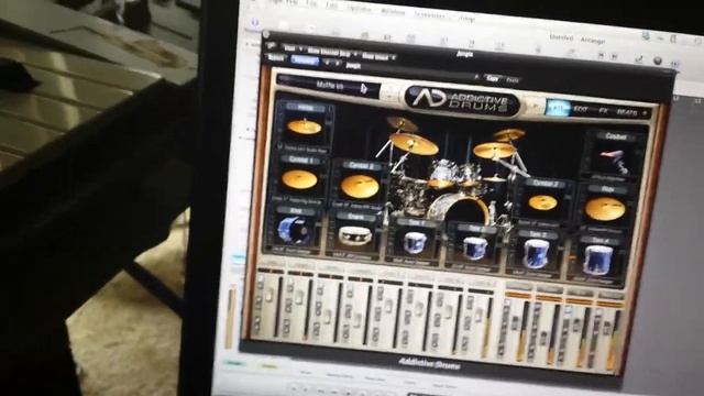 ADDICTIVE DRUMS IN LOGIC PRO. смотреть онлайн