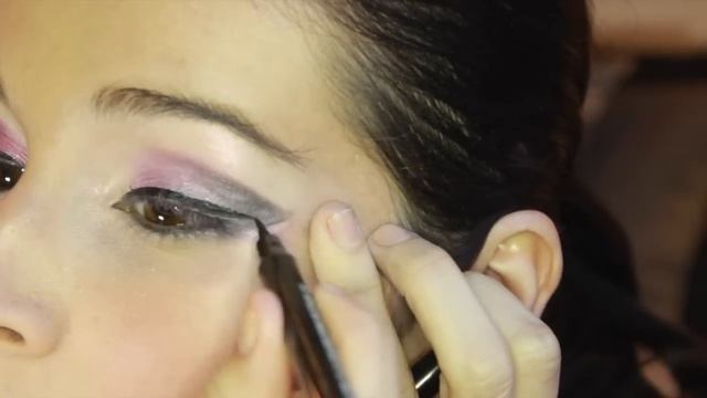 PINK MAKEUP LOOK VIDEO BY CYNBEAUTY смотреть онлайн
