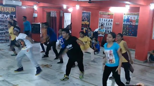 Stromping Dance Style basic routine_RDA.1 смотреть онлайн