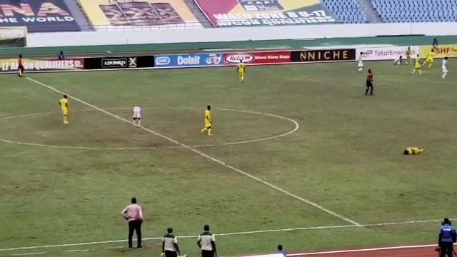 EPL Side Brighton Keen On Signing Ghanaian Whizkid Before Transfer Window Closed смотреть онлайн