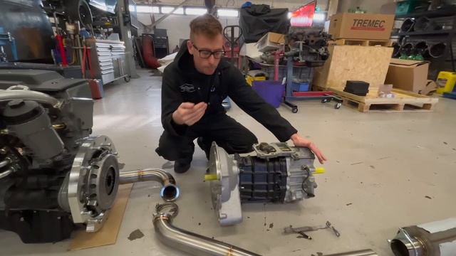 OM606 Defender Crate Setup And Breakdown Landrover