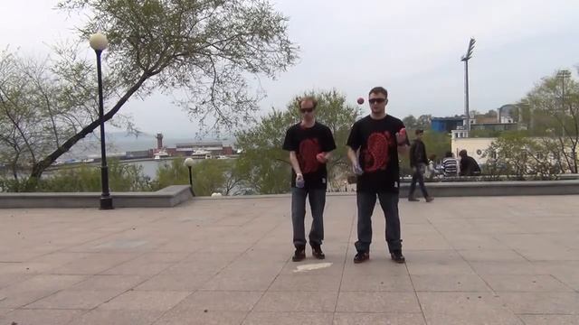 JUGGLING practice by Robot-Max (aka +Tic) and IVAN смотреть онлайн