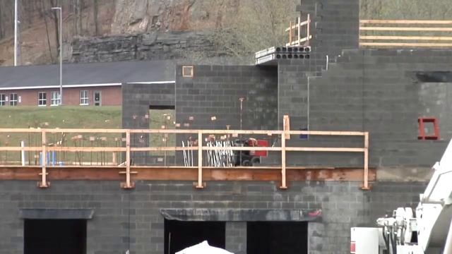 6:00 p.m. report: Construction continues on new Magoffin County High School смотреть онлайн