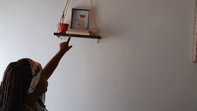 LIVING ROOM TOUR | 3 Bedroom House Tour Part 1 | Easy DIY Home Décor смотреть онлайн