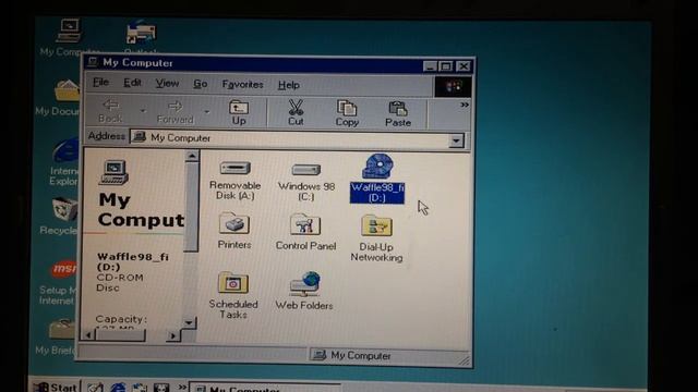 Trying to install Windows 98 on a Dell Inspiron 9200 смотреть онлайн