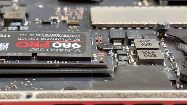 Come Aumentare la Memoria di un MacBook Pro смотреть онлайн