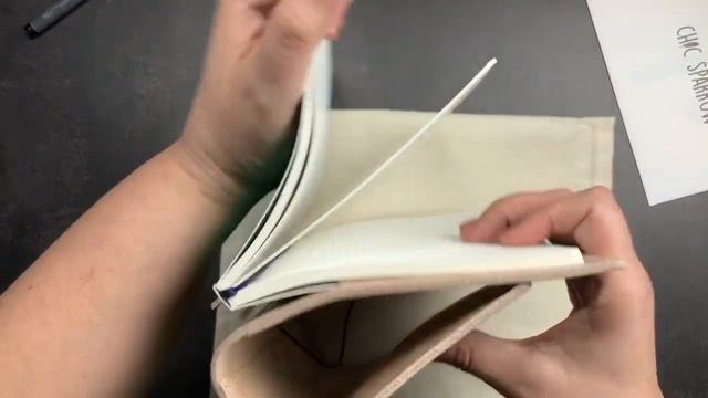 My @chicsparrowofficial Carroll March Hare A5 Folio Unboxing | And How My A5 @Wonderland222 Fits I смотреть онлайн
