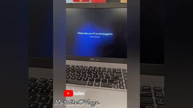 How to install Windows 11 in not compatible laptop.or PC by MrYoZzOVlogz смотреть онлайн