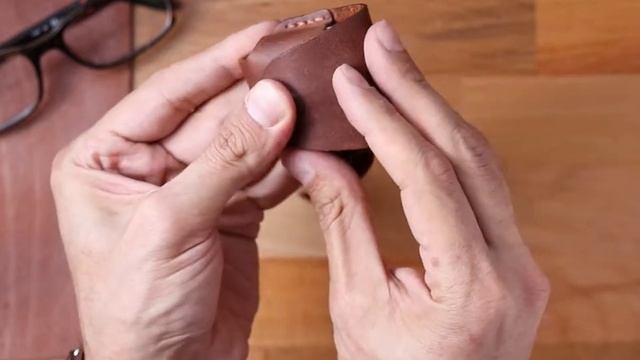 Handmade Airpods Leather Case смотреть онлайн