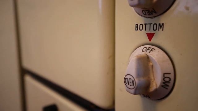 An elderly couple are finally getting rid of dozens of old household appliances смотреть онлайн