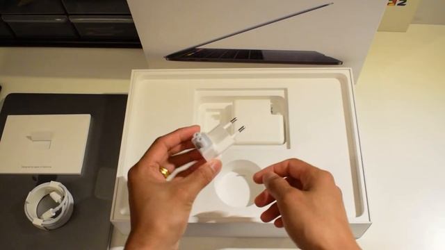 [Unboxing] MacBook Pro 13" 2019 - My First MacBook Computer! смотреть онлайн
