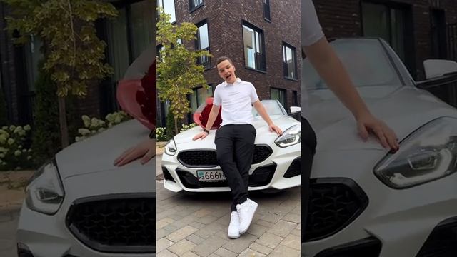 Wallem смотреть онлайн