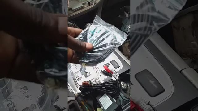 Installation d'un lecteur Android Land Cruiser Toyota смотреть онлайн