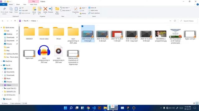 Windows 11 First Impressions | No drag and drop for icons in windows 11 смотреть онлайн