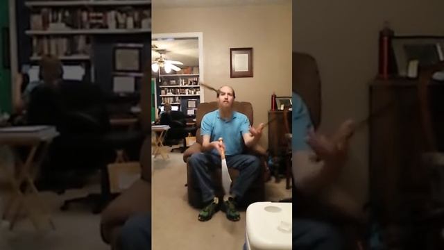 Knife Juggling Practice in Slow Motion смотреть онлайн