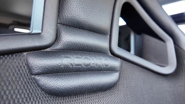 2010 Defender 110 XS Utility with factory Recaro seats смотреть онлайн