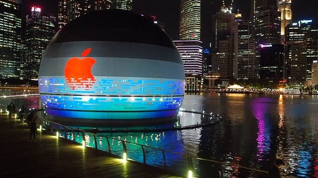 The World's First Floating Apple Store at Marina Bay Sands смотреть онлайн