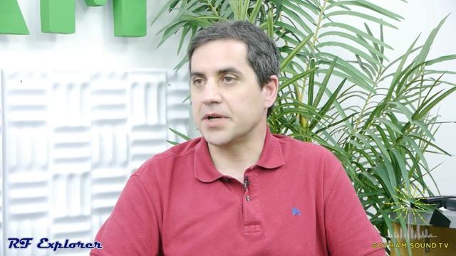 Ariel Rocholl of RF Explorer смотреть онлайн