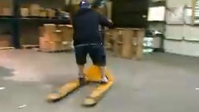 PALLET JACK TRICK смотреть онлайн