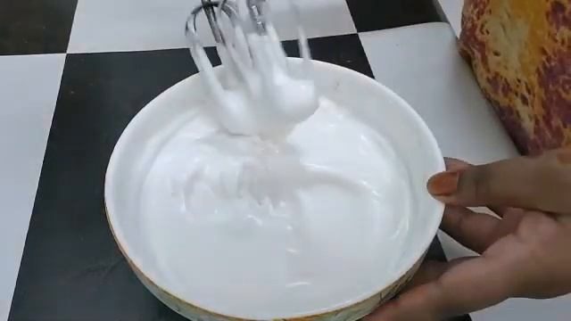 A special red velvet cake recipe 😋😋😋l Icing without any icing tools l Athu's and Pachu's kitchen смотреть онлайн