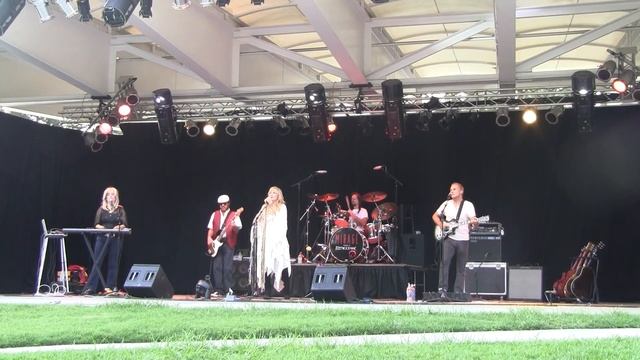 Mirage, the vision of Fleetwood Mac - Woodland Hills - 07/09/17 - Silver Springs смотреть онлайн