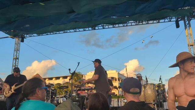 Ladders Slightly Stoopid Closer to the Sun Mexico 12-11-22 Mac Miller Cover смотреть онлайн