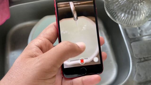 iPhone SE 2020 WATER TEST 💧🔥 смотреть онлайн