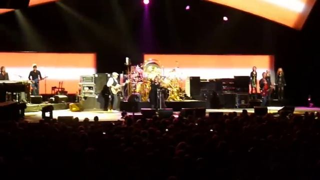 FLEETWOOD MAC - Don't Stop (Live in Paris FR - Oct 17, 2009) смотреть онлайн
