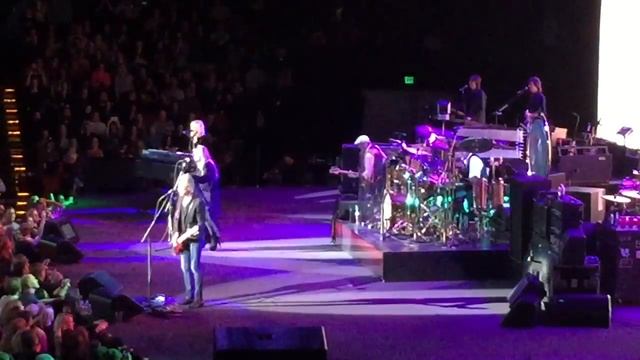 Fleetwood Mac performs "Rhiannon" in Austin смотреть онлайн