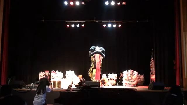 01 Lion Dance смотреть онлайн