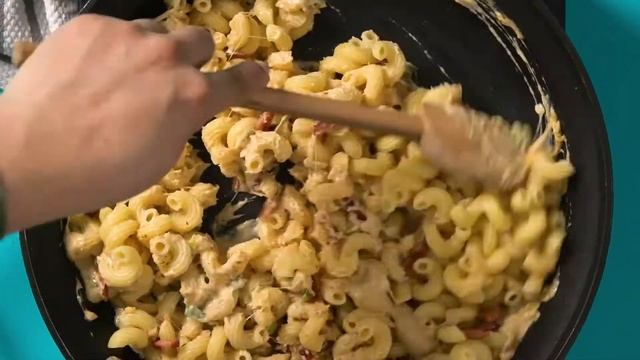 Jalapeño Business Bacon Mac & Cheese Recipe смотреть онлайн