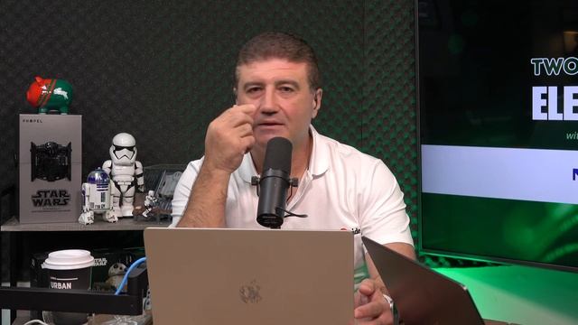 The EV Council on Government NVES and another Tesla owner - Two Blokes Talking Electric Cars смотреть онлайн