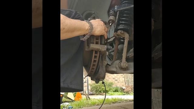 08 Dodge Nitro SLT/ installation of wheel bearing смотреть онлайн