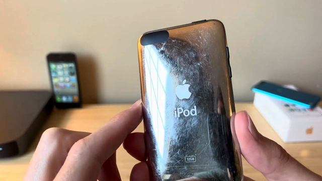Unboxing an iPod touch 3rd Gen on iOS 3 смотреть онлайн