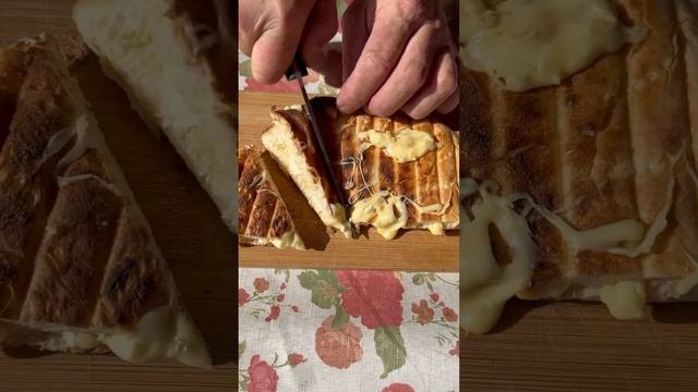 купаты и лепёшка с сыром #еда