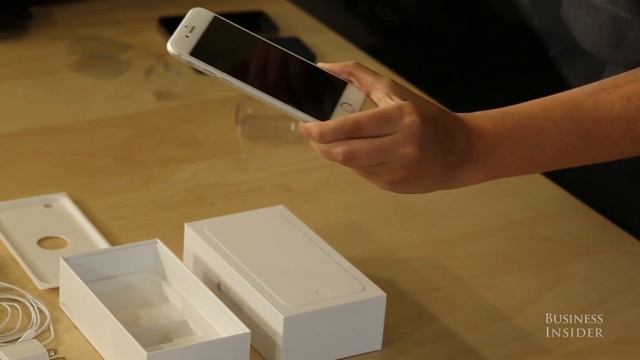Watch Us Unbox The Apple iPhone 6 смотреть онлайн