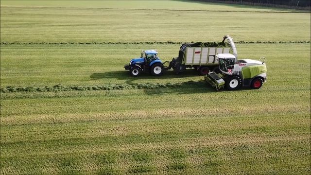 Ooms gebroeders gras hakselen met hun Claas Jaguar 950! смотреть онлайн