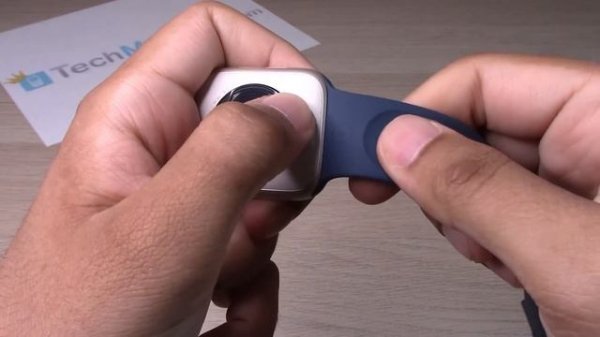 How To Attach Bands On Apple Watch SE 2!