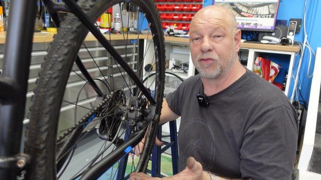 How to, Simple Bike service with a Screeching brake and finding original parts смотреть онлайн