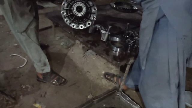 How to Repair Differential GEAR OF A Isuzu Truck || Rebuild ISUZU Truck Broken Rear Differential | смотреть онлайн