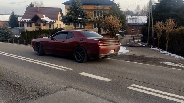 Dodge Challenger R/T Plus 5.7 V8 HEMI Sound! смотреть онлайн